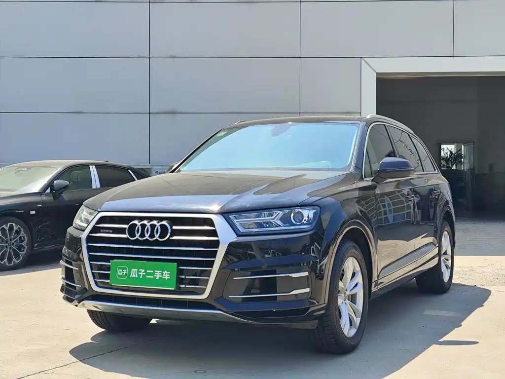 Audi Q7 2016 — фото 1 из 5
