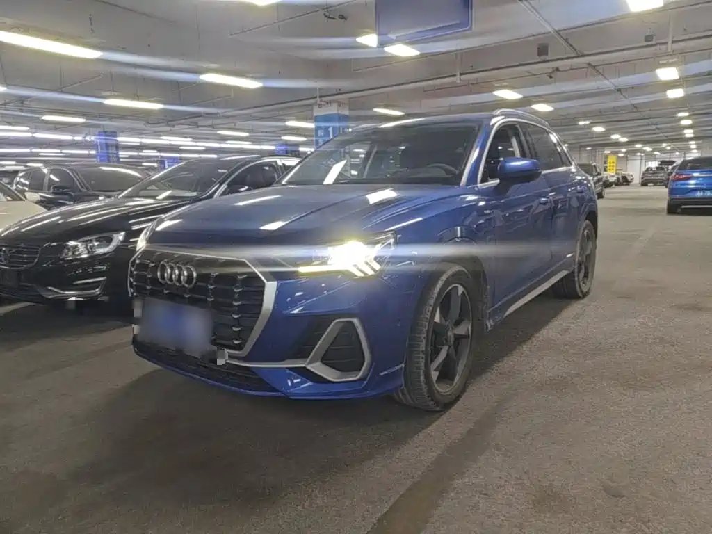 Audi Q3 2021 — фото 1 из 5