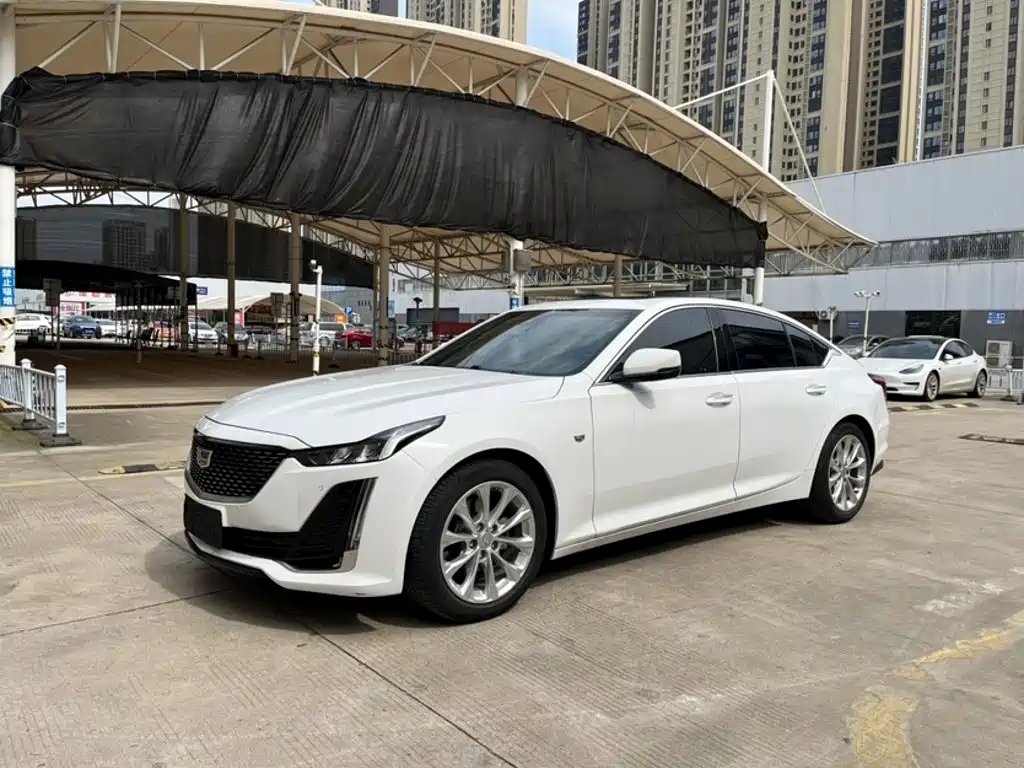 Cadillac CT5 2022 — фото 1 из 5