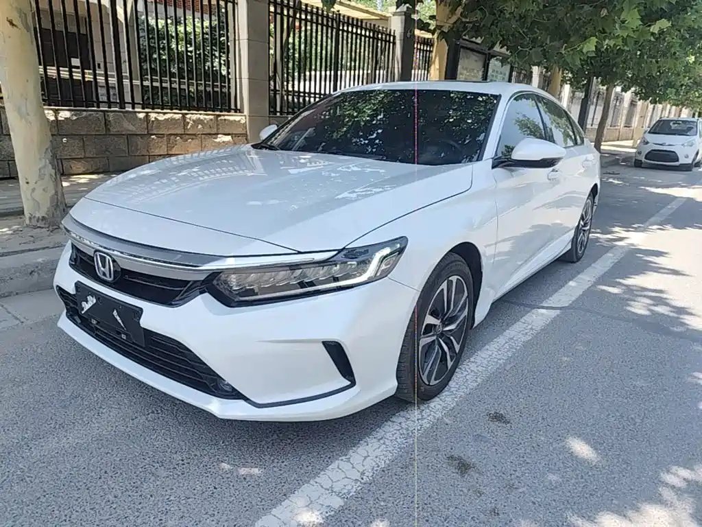 Honda Inspire 2022 — фото 1 из 5