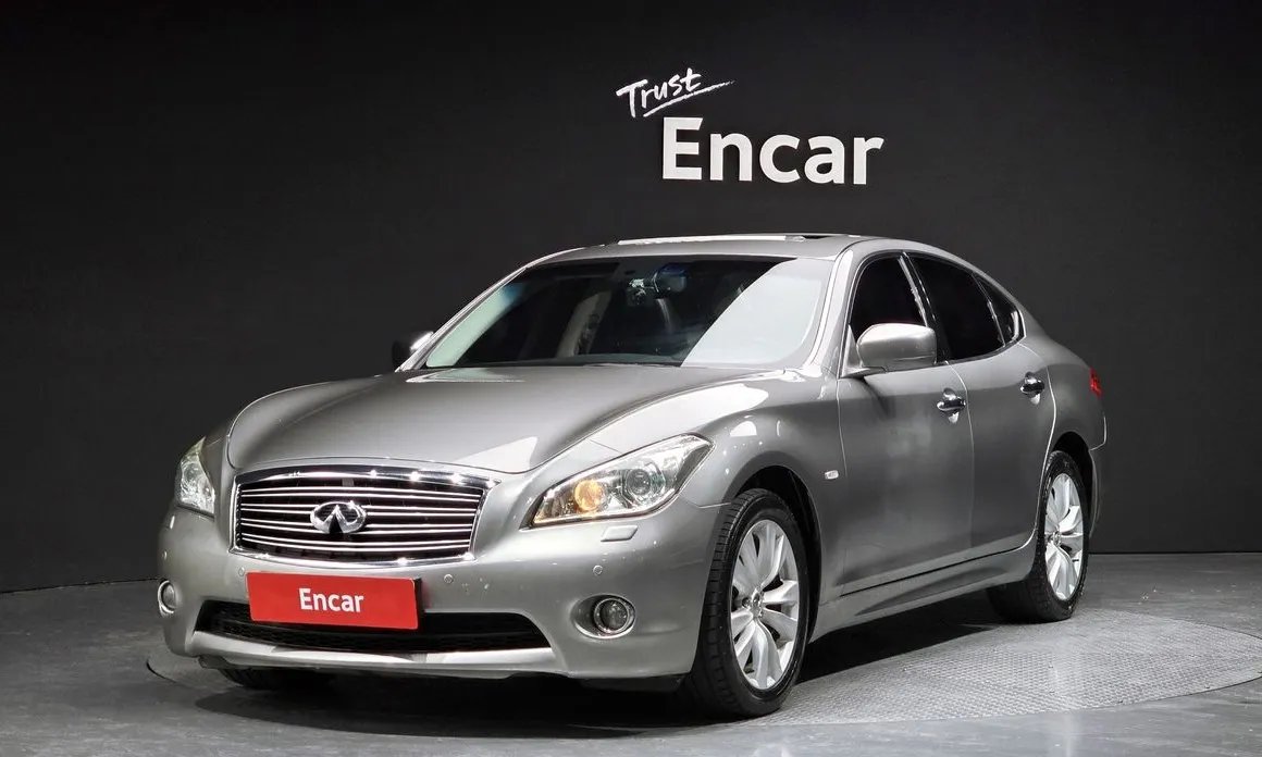 Infiniti M 2011
