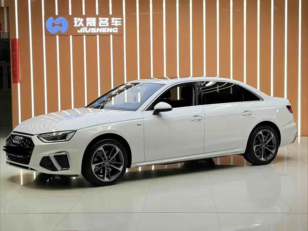 Audi A4L 2020 — фото 1 из 5