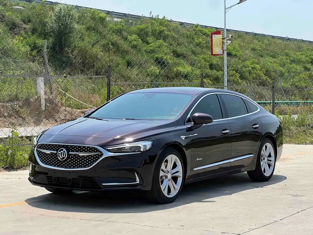Buick LaCrosse 2022 — фото 1 из 5