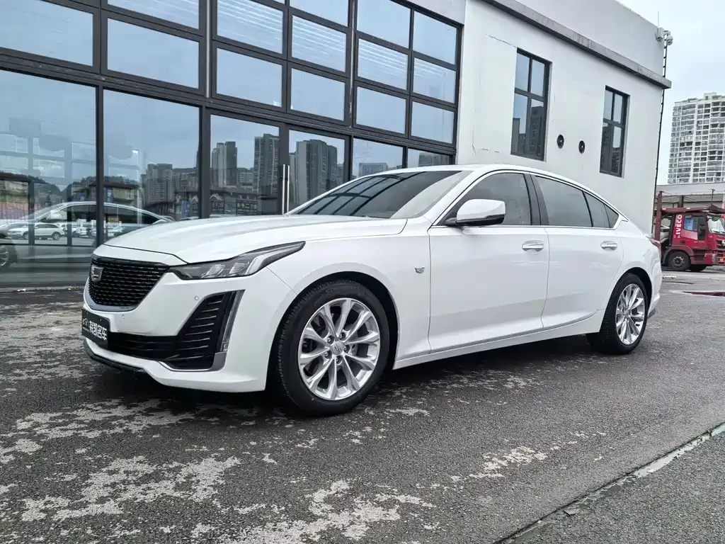 Cadillac CT5 2021 — фото 1 из 11