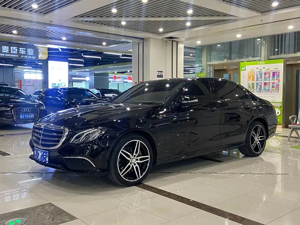 Mercedes-Benz E-Class 2018 — фото 1 из 5