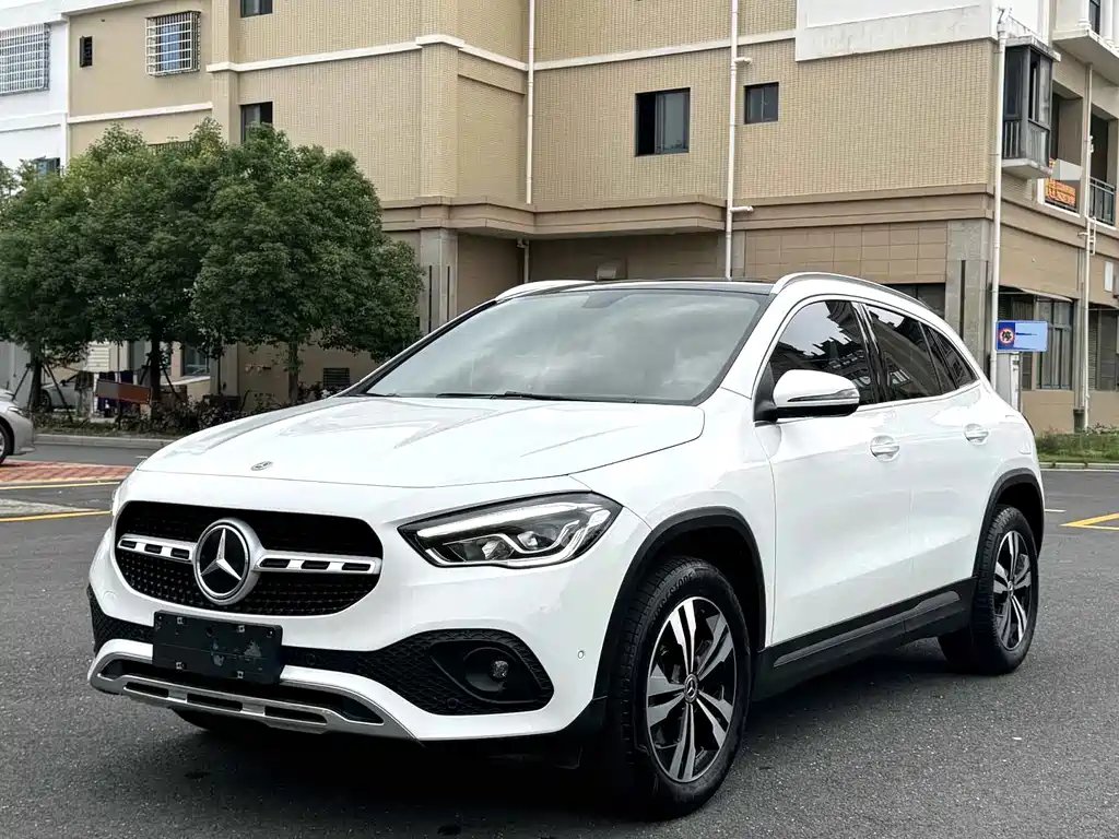 Mercedes-Benz GLA 2021 — фото 1 из 5