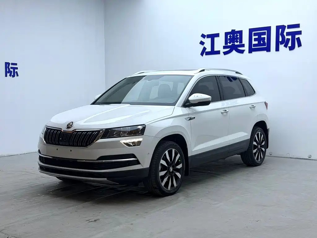 Skoda Karoq 2023 — фото 1 из 5