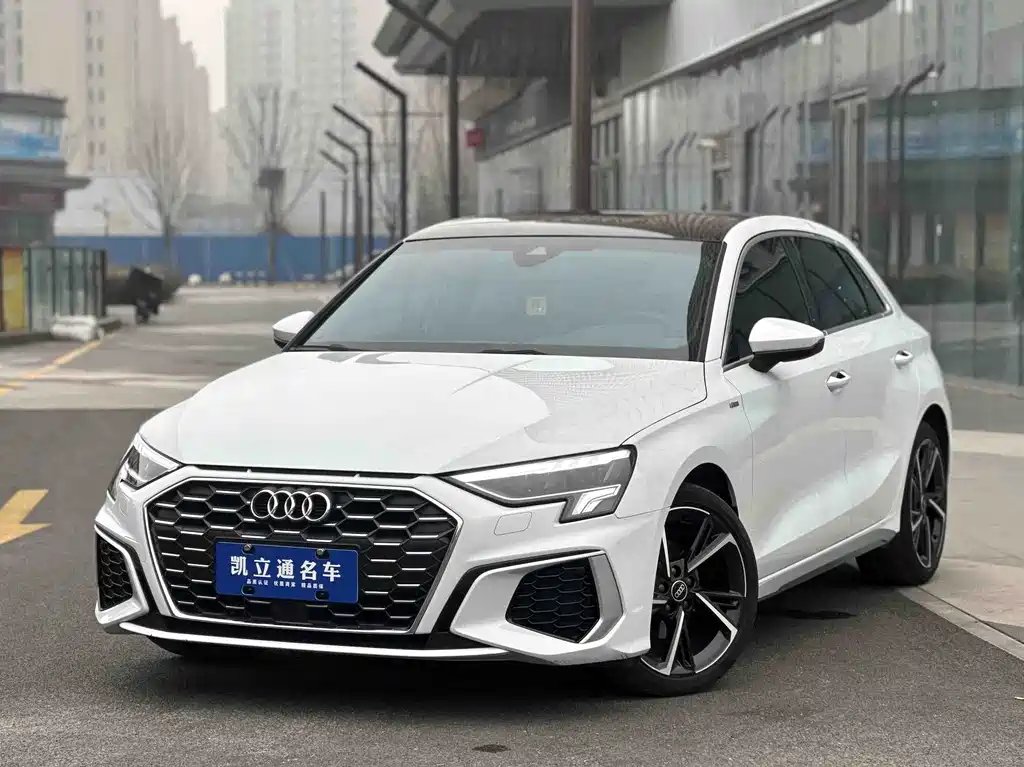 Audi A3 2022 — фото 1 из 5