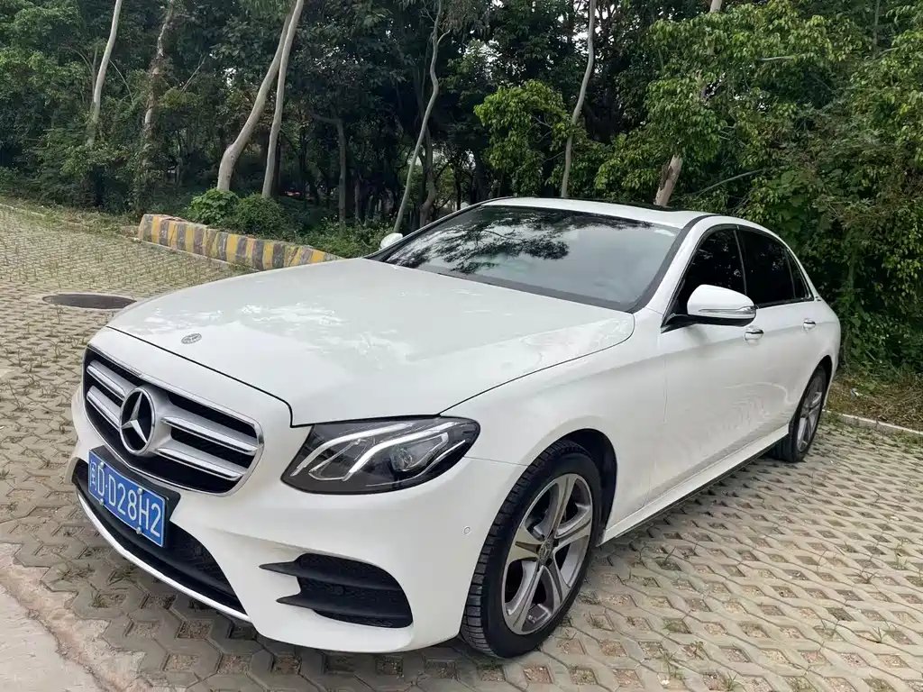 Mercedes-Benz E-Class 2019 — фото 1 из 5
