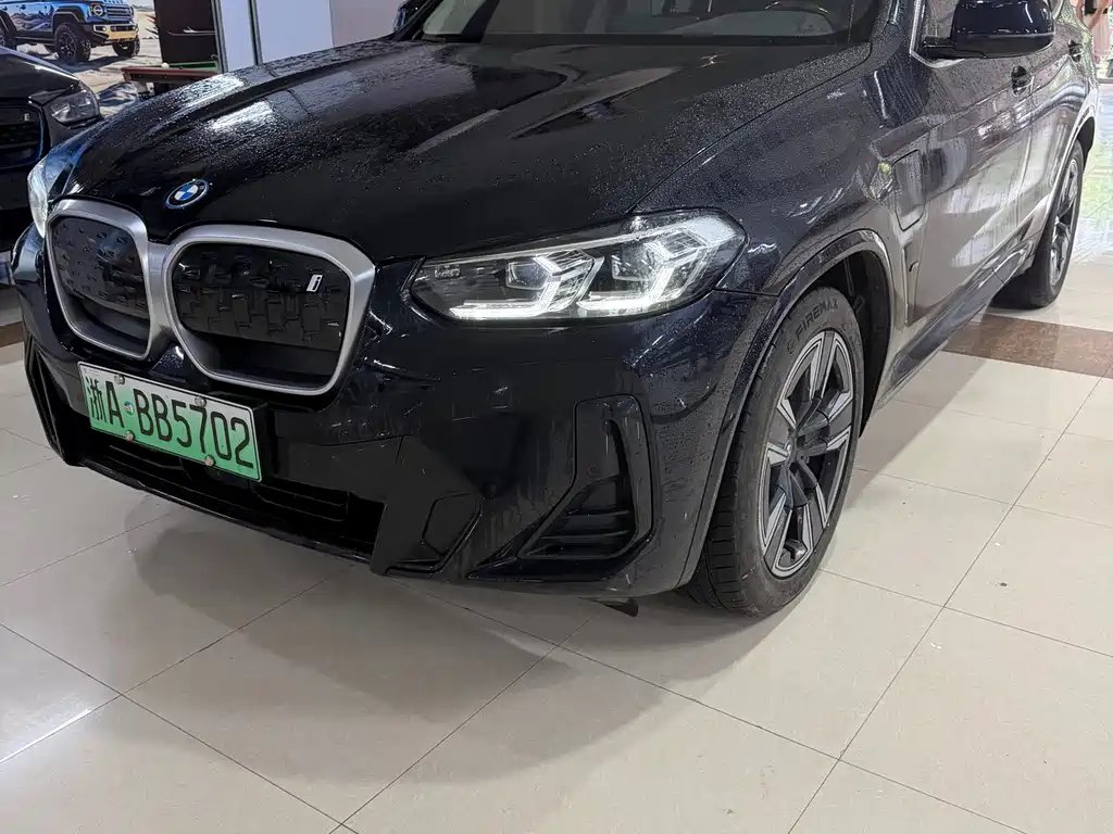 BMW iX3 2023 — фото 1 из 5