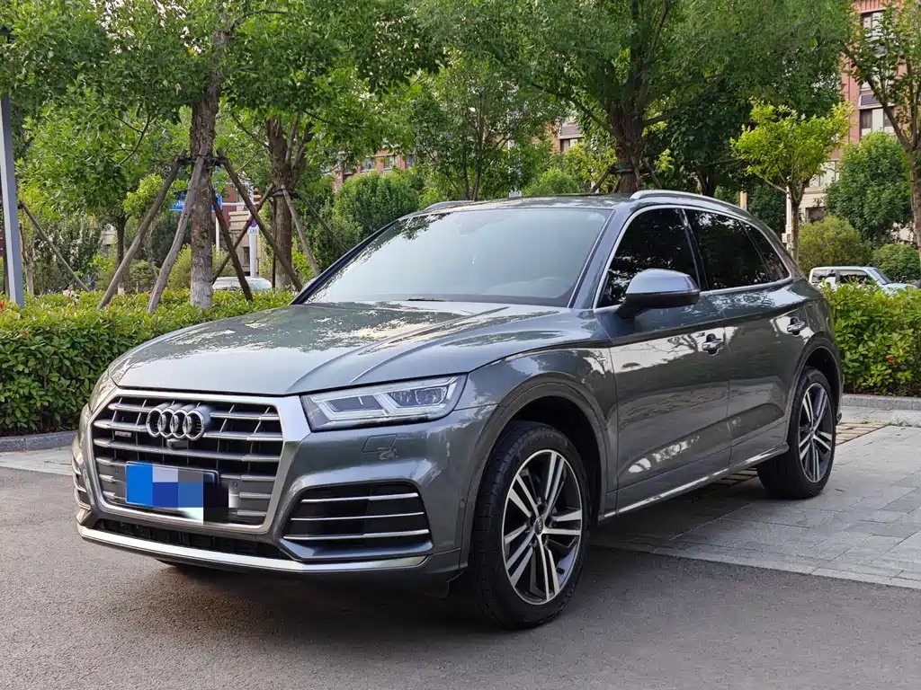 Audi Q5L 2020 — фото 1 из 5