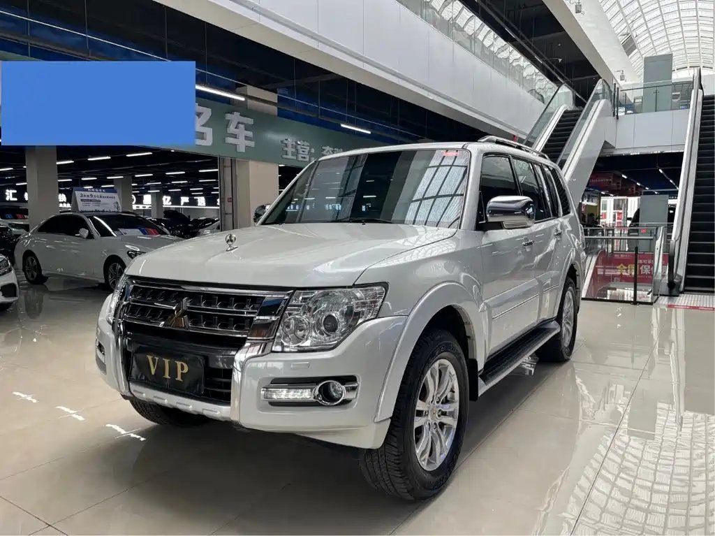 Mitsubishi Pajero (Import) 2020 — фото 1 из 5