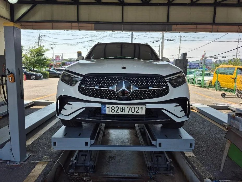 Mercedes-Benz GLC-Class 2023 — фото 1 из 3