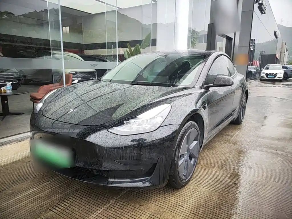 Tesla Model 3 2023 — фото 1 из 5