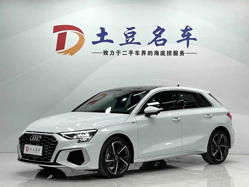 Audi A3 2022 — фото 1 из 5
