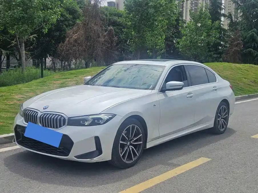 BMW 3 Series 2024 — фото 1 из 5
