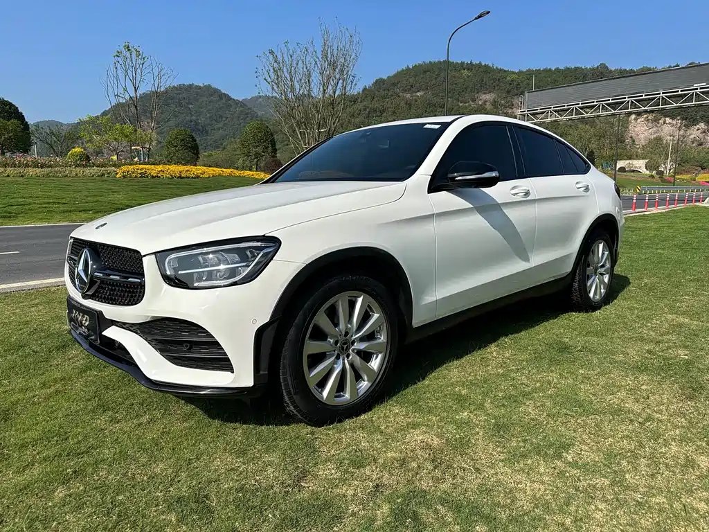 Mercedes-Benz GLC Coupe 2020 — фото 1 из 5