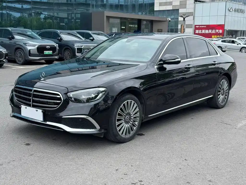 Mercedes-Benz E-Class 2018 — фото 1 из 5