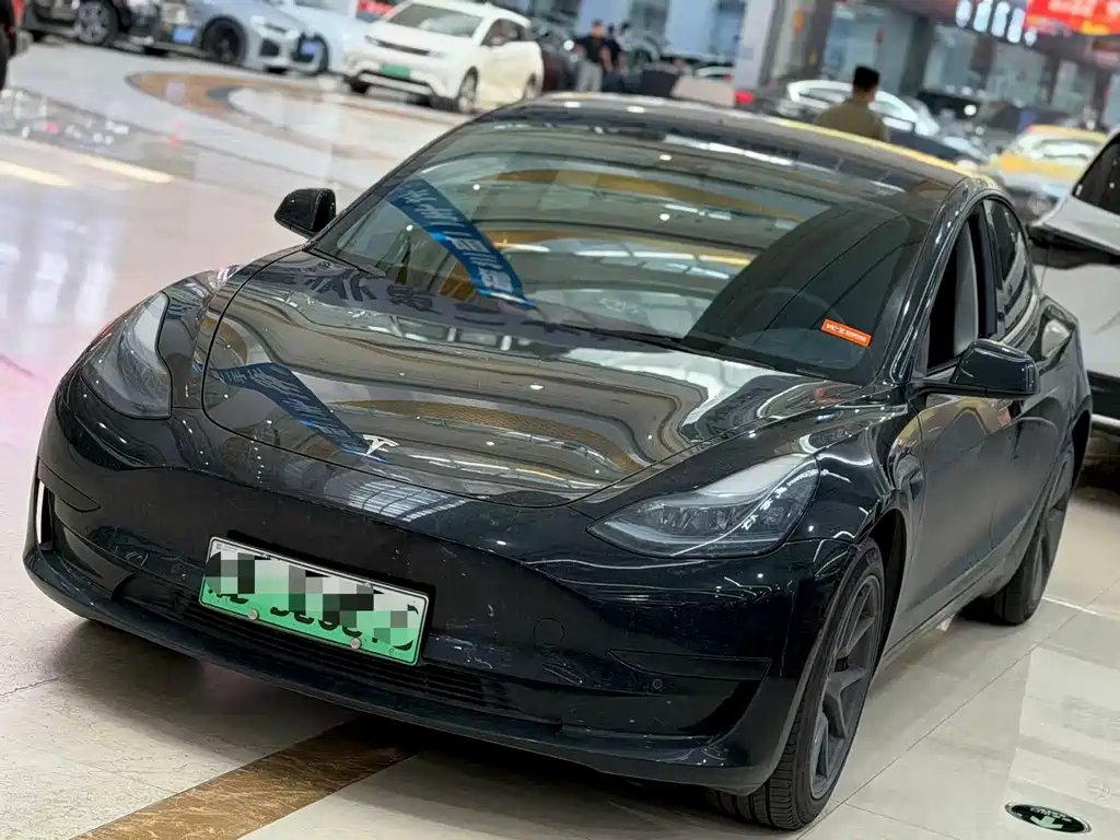 Tesla Model 3 2023 — фото 1 из 5