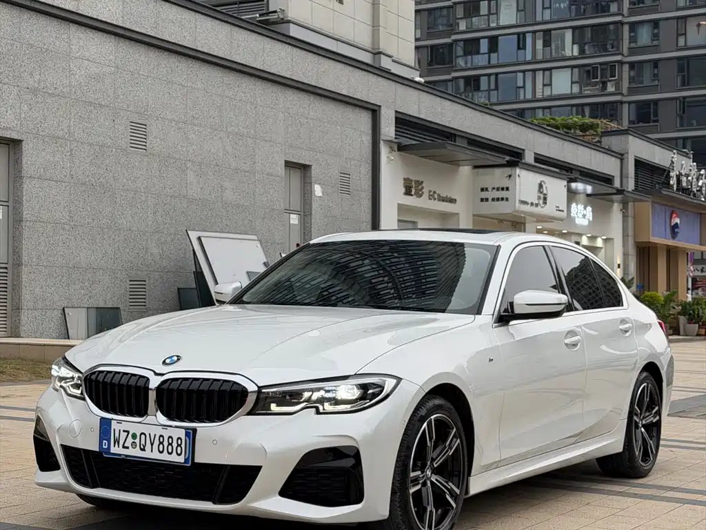 BMW 3 Series 2021 — фото 1 из 5