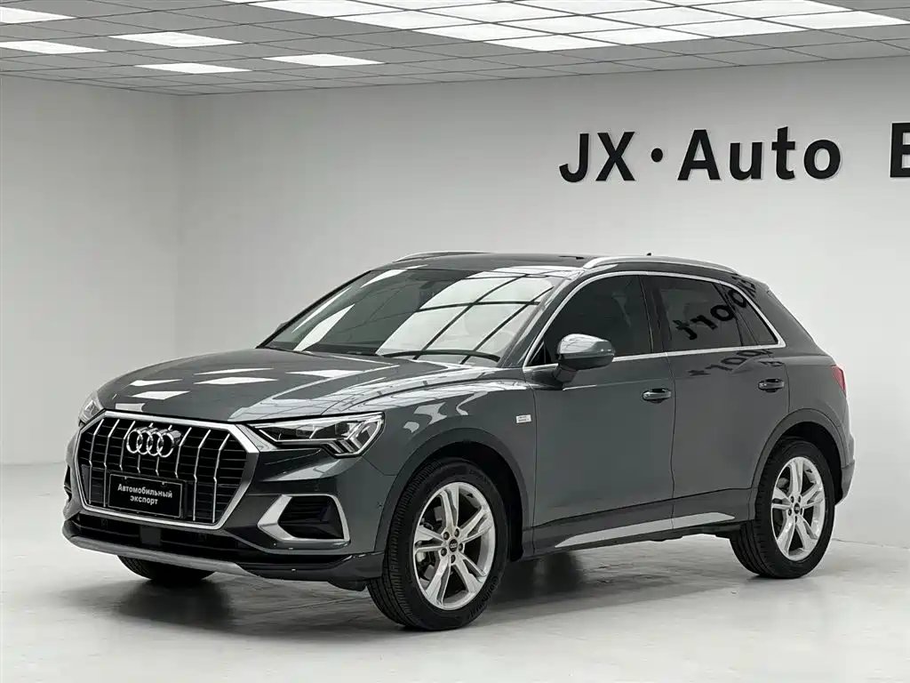 Audi Q3 2022 — фото 1 из 5