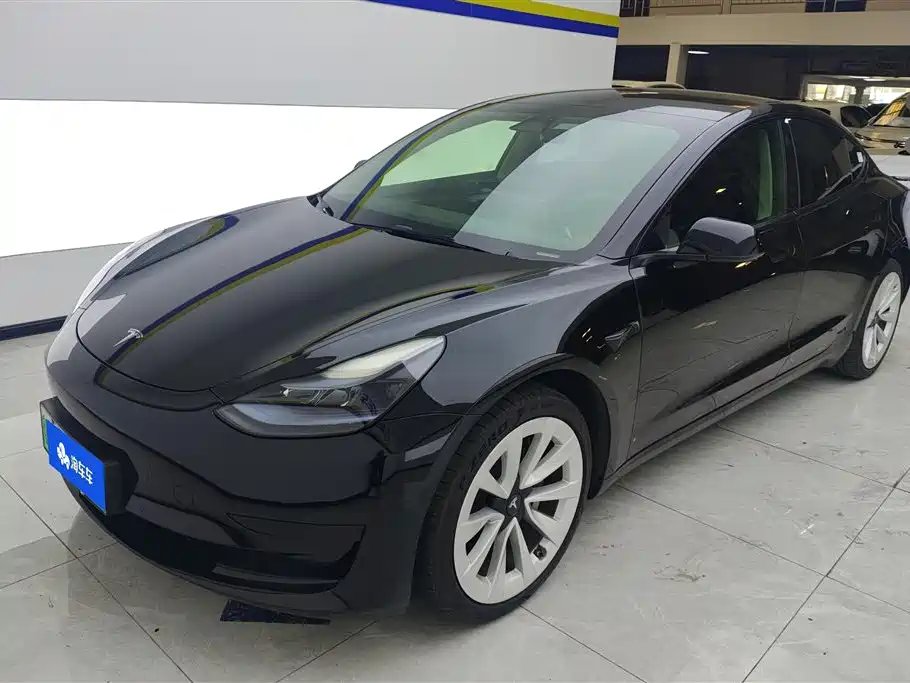 Tesla Model 3 2023 — фото 1 из 5