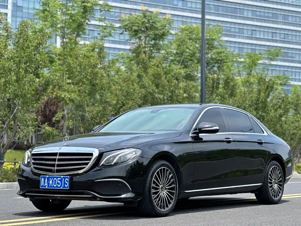 Mercedes-Benz E-Class 2018 — фото 1 из 5