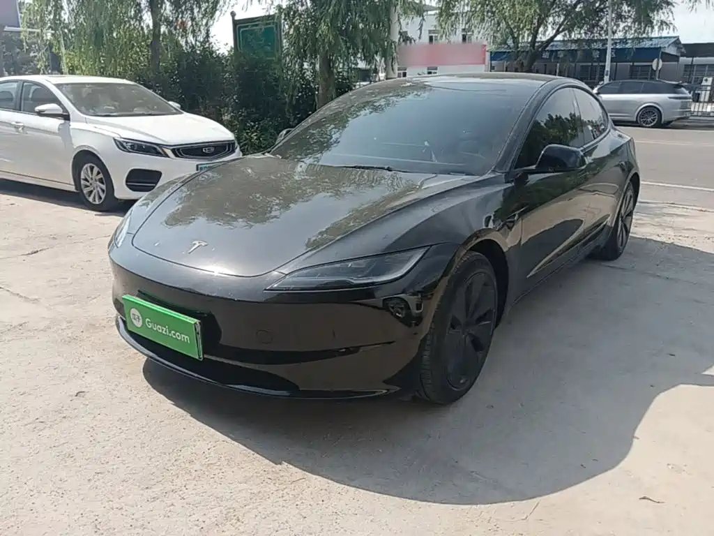 Tesla Model 3 2024 — фото 1 из 5