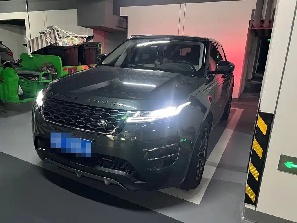 Land Rover Evoque 2023 — фото 1 из 5