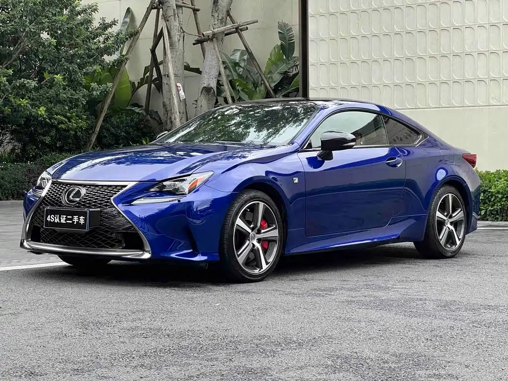 Lexus RC 2017 — фото 1 из 5