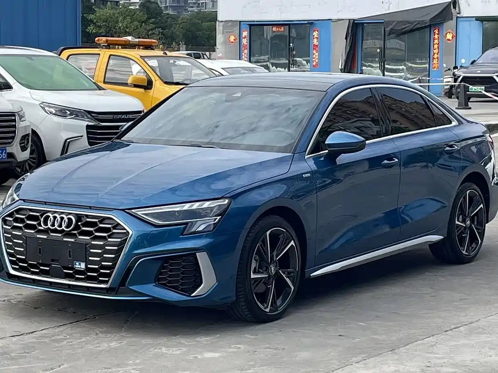 Audi A3 2022 — фото 1 из 5