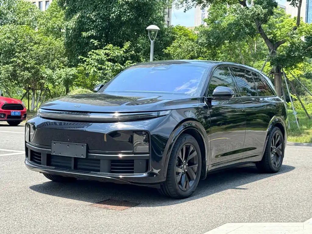 Li Auto Li L7 2023 — фото 1 из 5