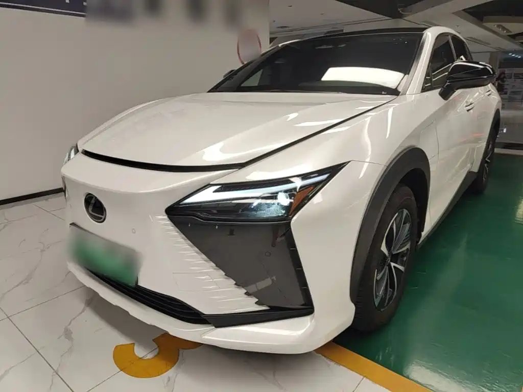 Lexus RZ 2023 — фото 1 из 5