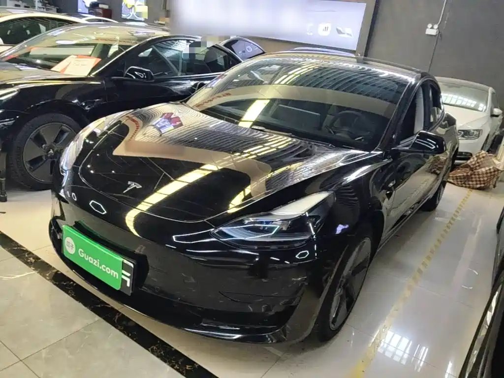 Tesla Model 3 2023 — фото 1 из 5