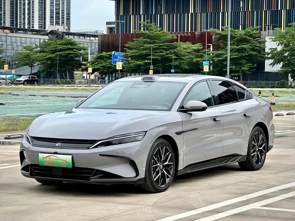 BYD Han 2025 — фото 1 из 5