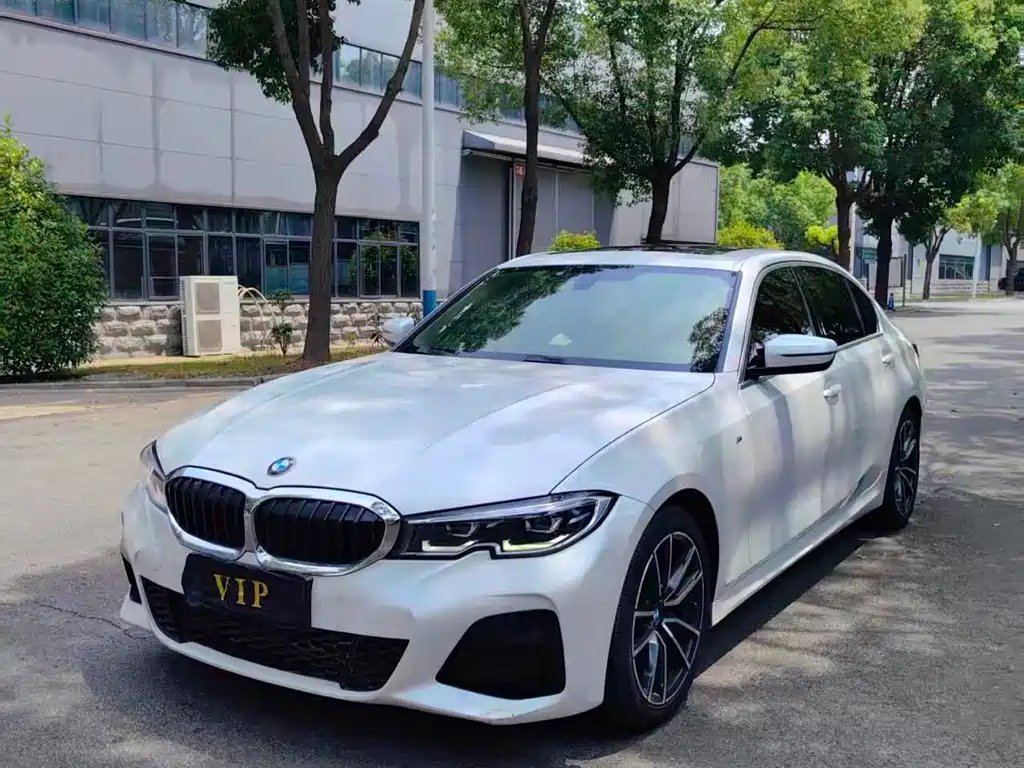 BMW 3 Series 2021 — фото 1 из 5