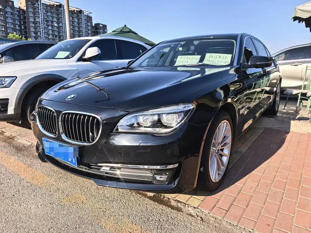 BMW 7 Series 2015 — фото 1 из 5