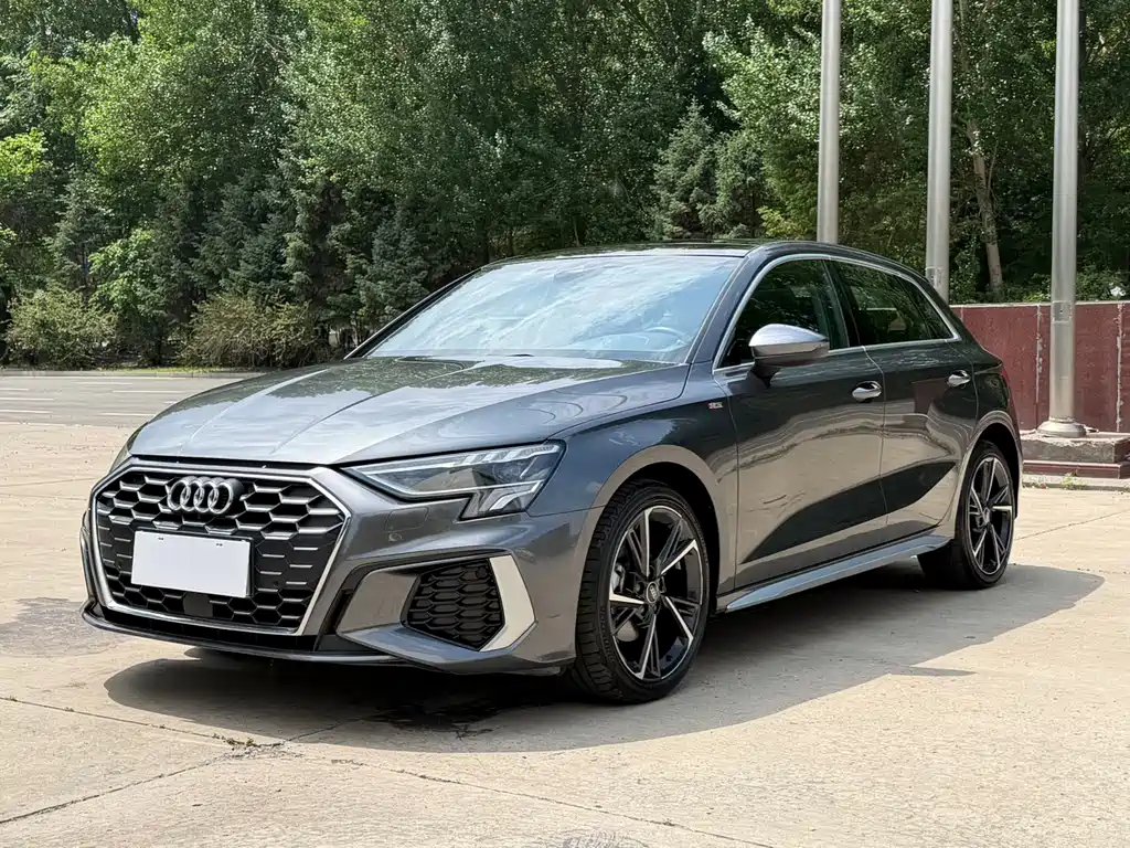 Audi A3 2023 — фото 1 из 5