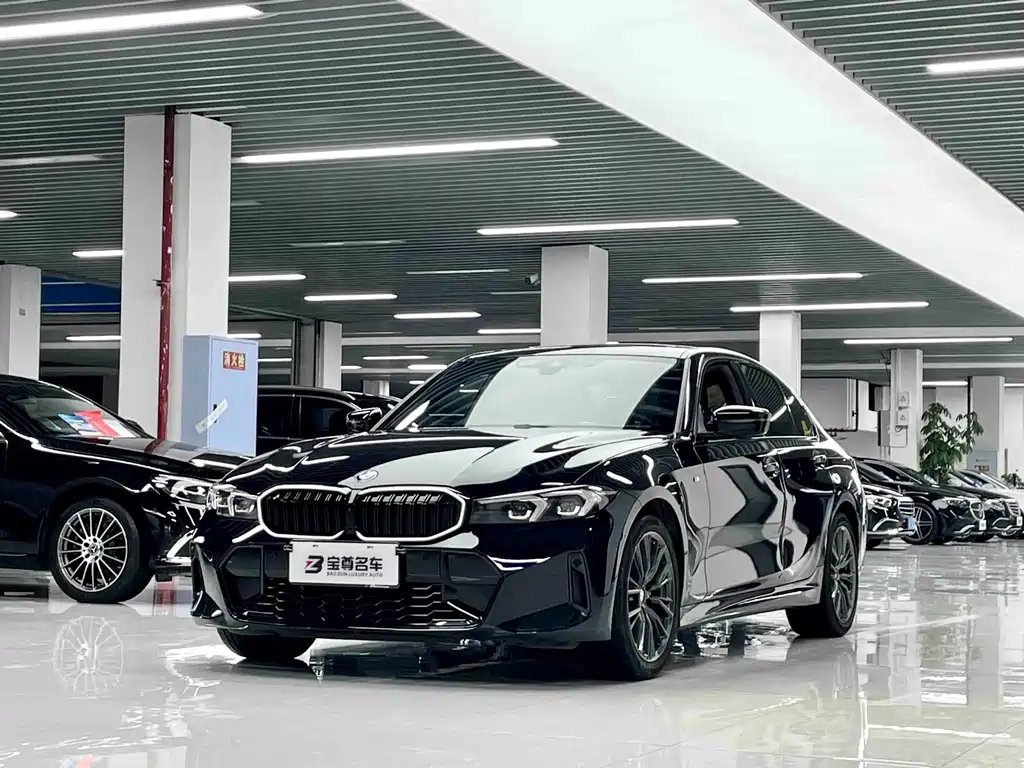 BMW 3 Series 2022 — фото 1 из 5