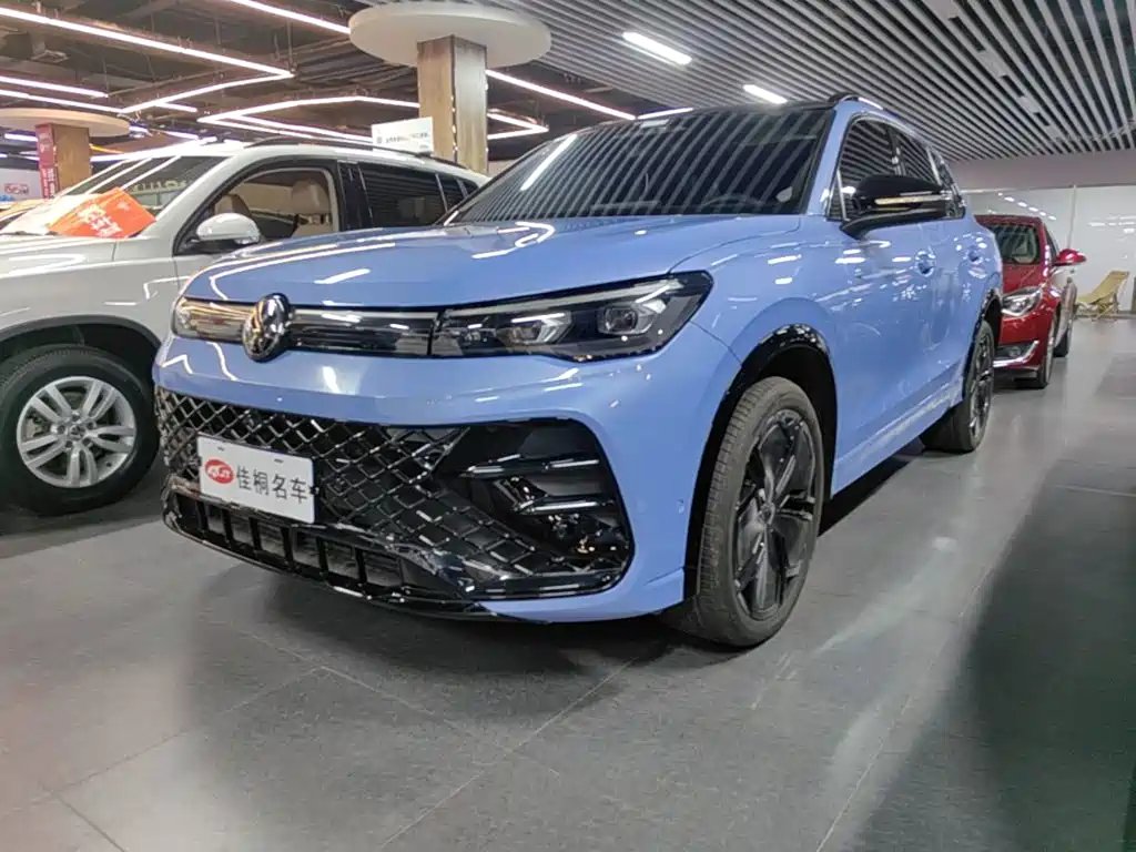 Volkswagen Tiguan L 2024 — фото 1 из 5