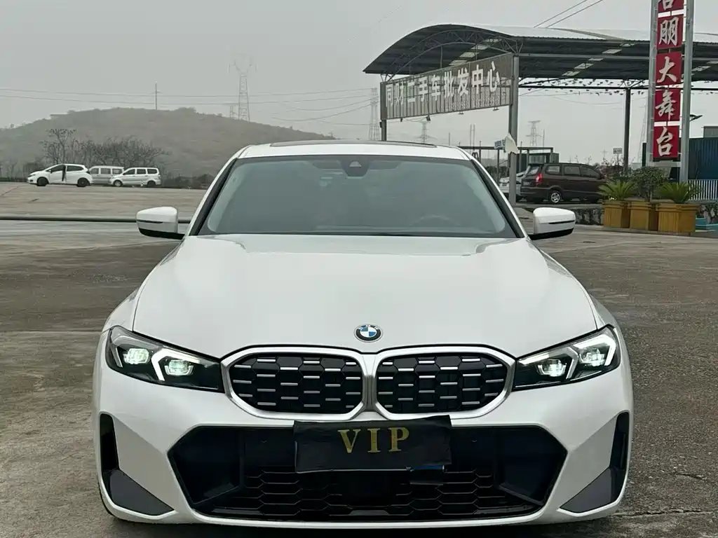 BMW 3 Series 2024 — фото 1 из 5