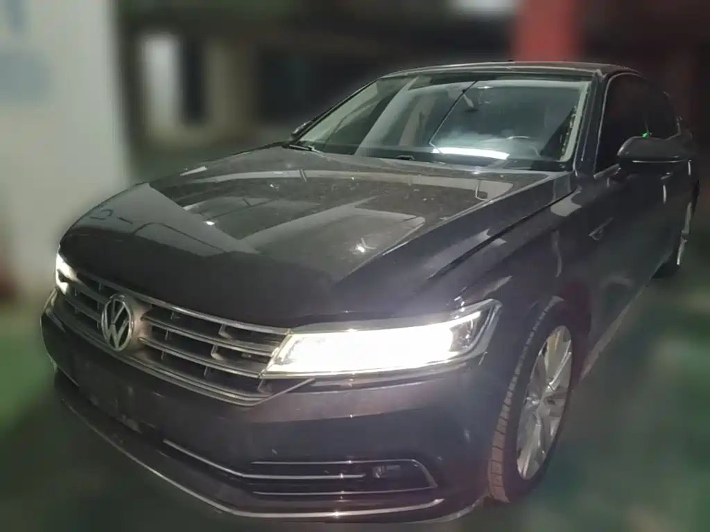 Volkswagen Phideon 2018 — фото 1 из 5