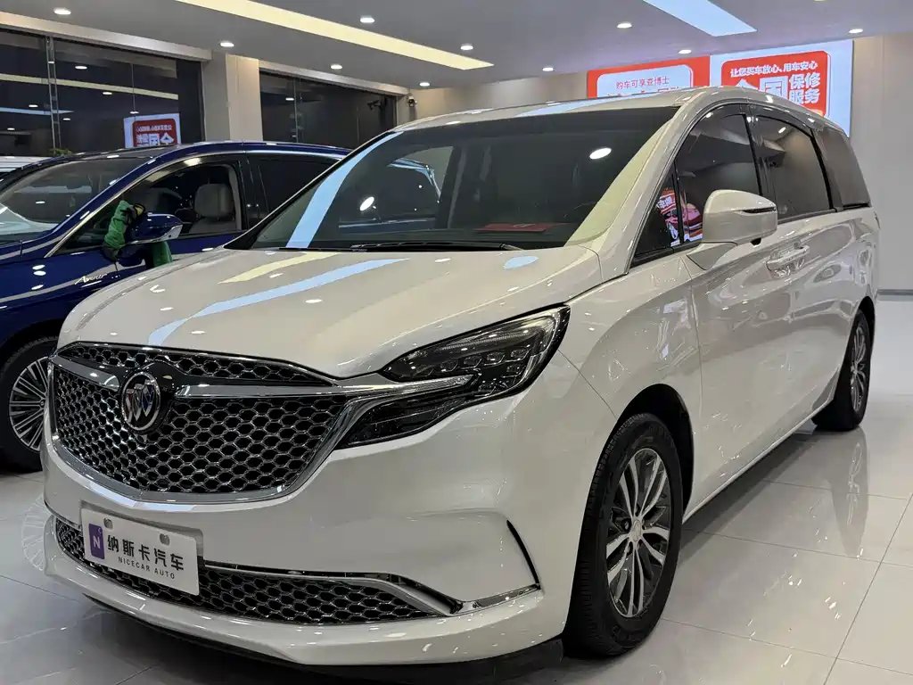 Buick GL8 2022 — фото 1 из 5