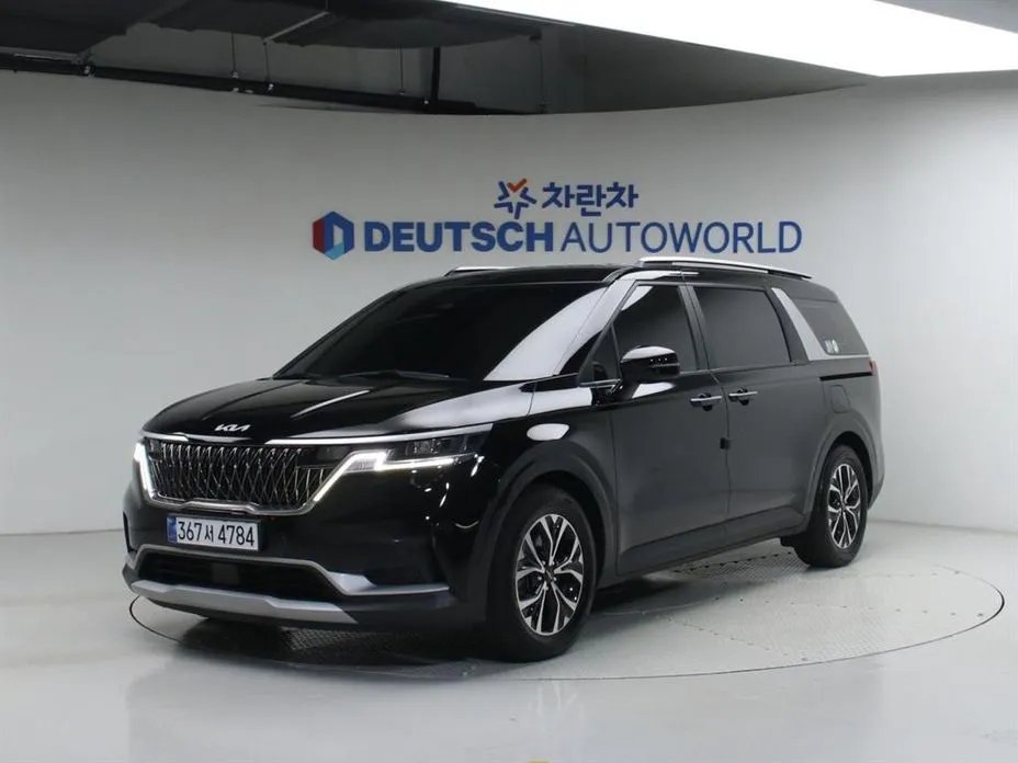 Kia Carnival 2023 — фото 1 из 20