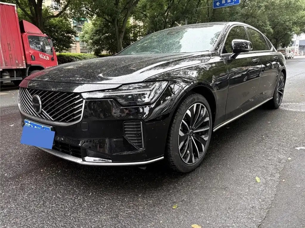 Volvo S90 2025 — фото 1 из 5
