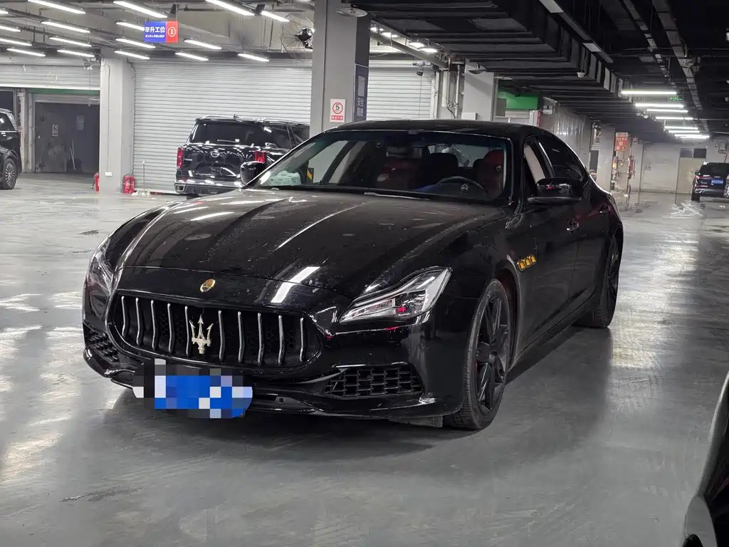 Maserati Quattroporte 2017 — фото 1 из 4
