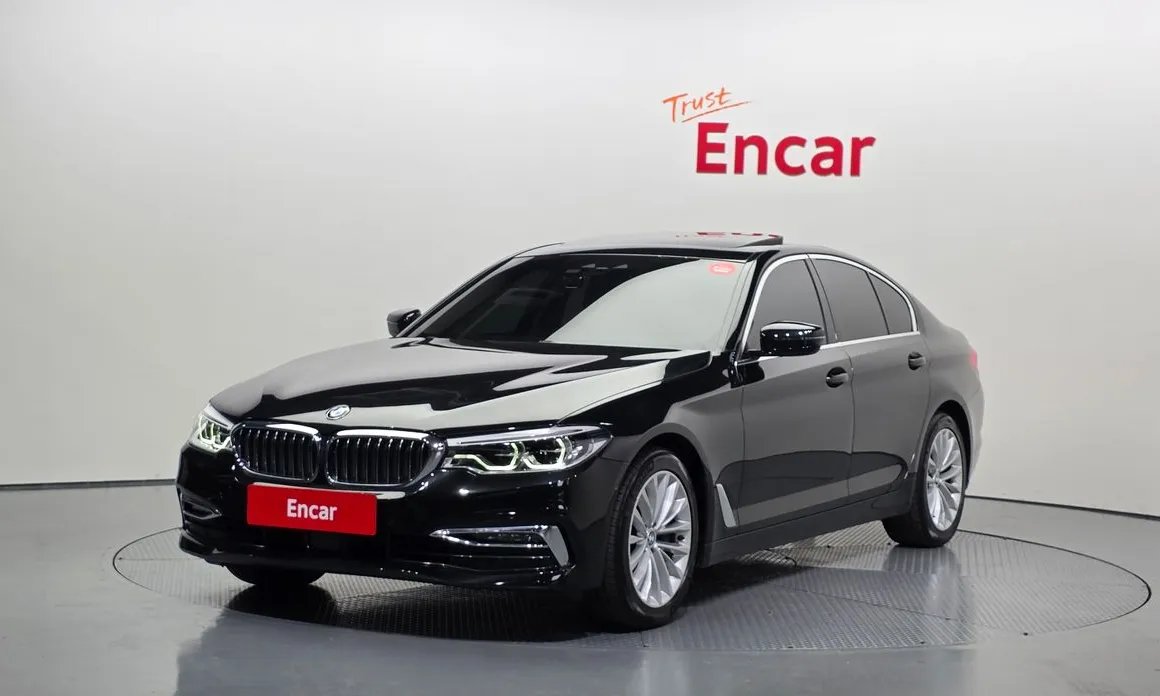 BMW 5-Series 2020 — фото 1 из 33