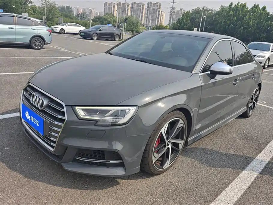Audi S3 2018 — фото 1 из 5
