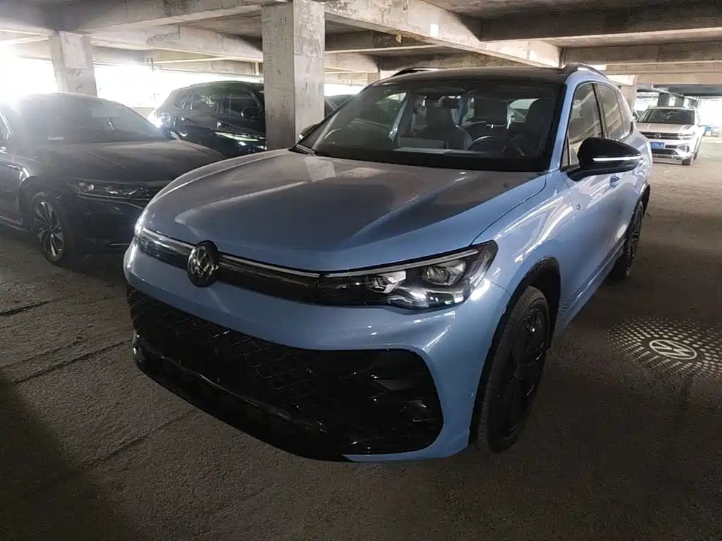 Volkswagen Tiguan L 2024 — фото 1 из 5