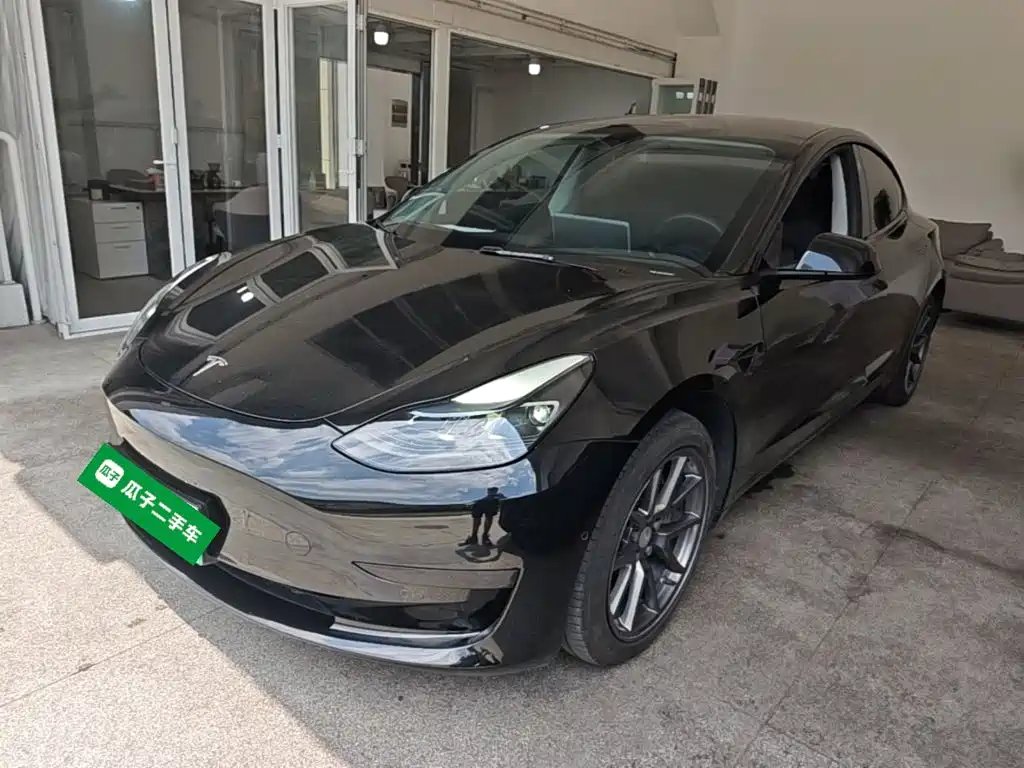 Tesla Model 3 2023 — фото 1 из 5